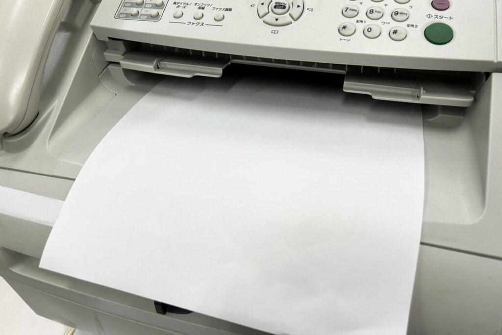 開封率100%？郵送DMより安くて速い「FAX DM」がBtoB営業で強い理由
