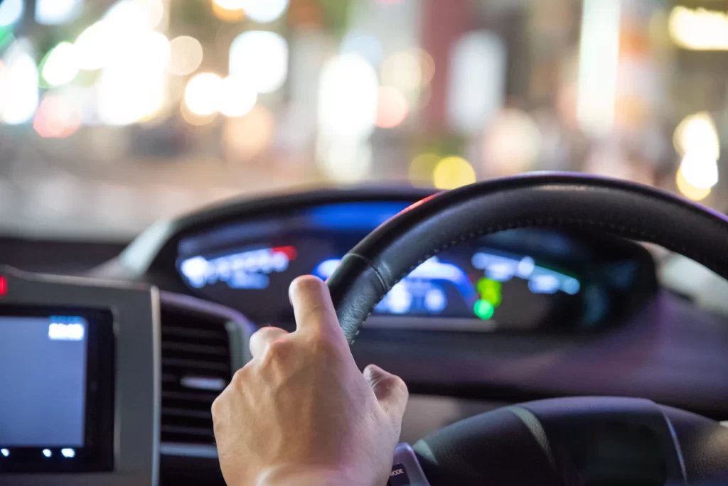 【夜の集客】ドライバーや現場職が通いたくなる「仕事終わりの一杯」をFAXで誘うコツ